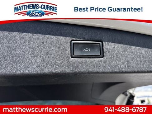 Used 2019 Volkswagen Tiguan SE image 14