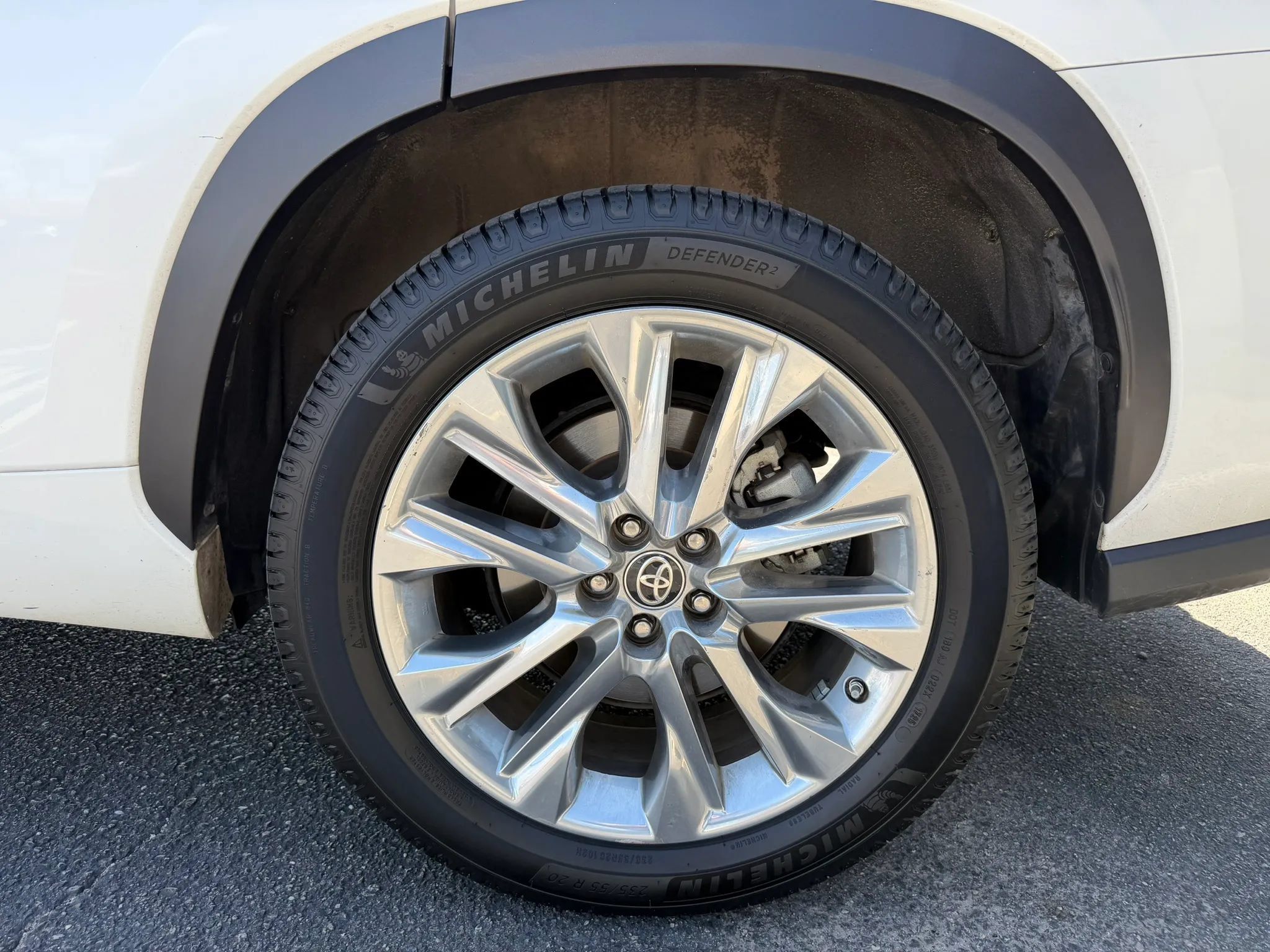 Used 2020 Toyota Highlander Limited FWD image 36