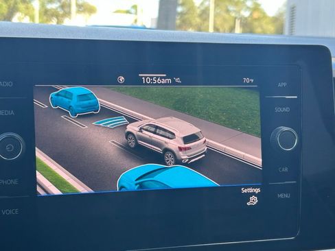 New 2026 Volkswagen Taos SE image 18