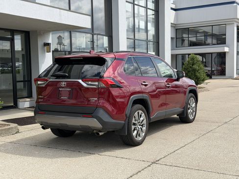 Used 2019 Toyota RAV4 Limited w/ All Weather Liner Package AWD/4WD image 4