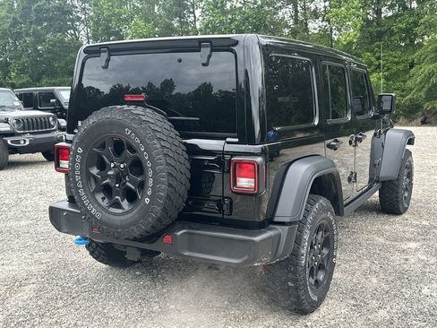 Used 2023 Jeep Wrangler Unlimited w/ Sun & Screen Package AWD/4WD image 8