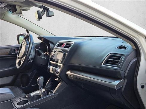 Used 2017 Subaru Outback 3.6R Limited image 25
