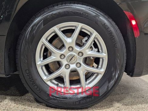 Used 2024 Chrysler Pacifica Touring-L image 34