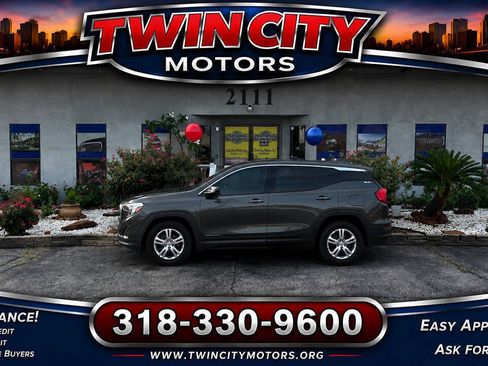 Used 2019 GMC Terrain SLE FWD image 2