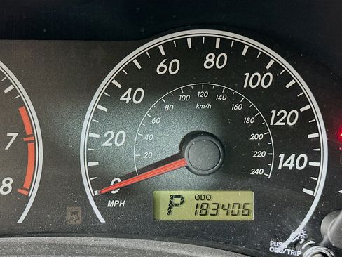 Used 2012 Toyota Corolla LE FWD image 18