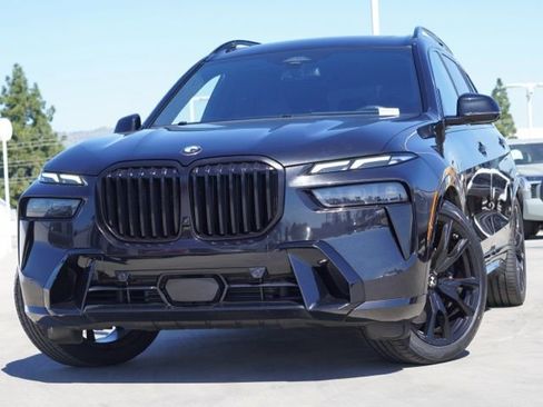 Used 2024 BMW X7 xDrive40i w/ M Sport Package AWD/4WD image 2
