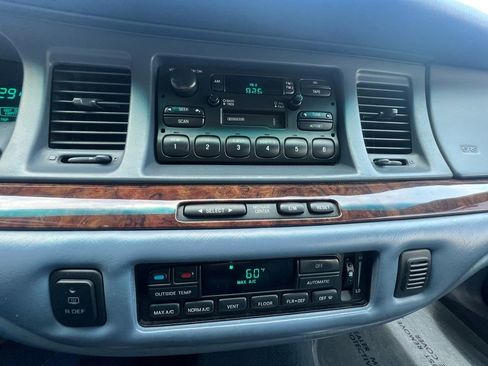 Used 1997 Lincoln Town Car Executive image 12