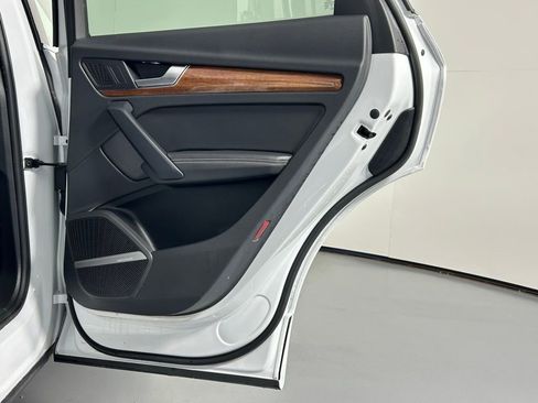 Used 2023 Audi Q5 2.0T Premium Plus w/ Premium Plus Package image 13