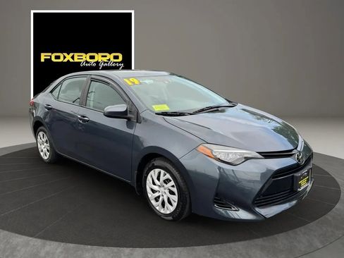 Used 2019 Toyota Corolla LE FWD image 3