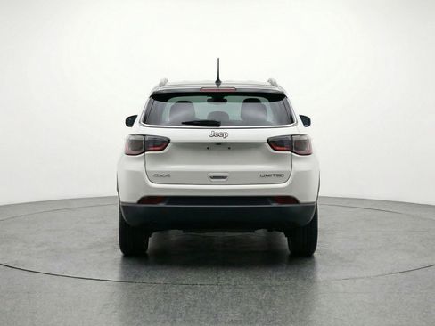 Used 2025 Jeep Compass Limited image 7