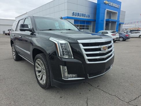 Used 2020 Cadillac Escalade Premium Luxury image 3