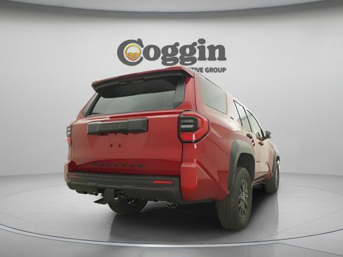 Used 2025 Toyota 4Runner SR5 RWD image 18
