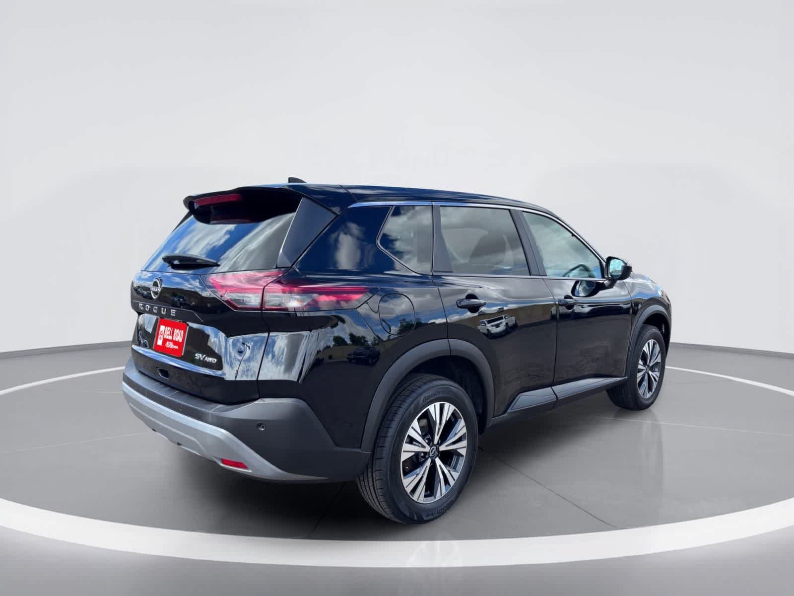 Used 2023 Nissan Rogue SV AWD/4WD image 9