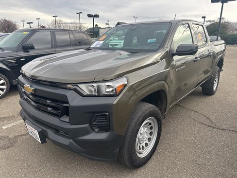 Used 2024 Chevrolet Colorado W/T image 3