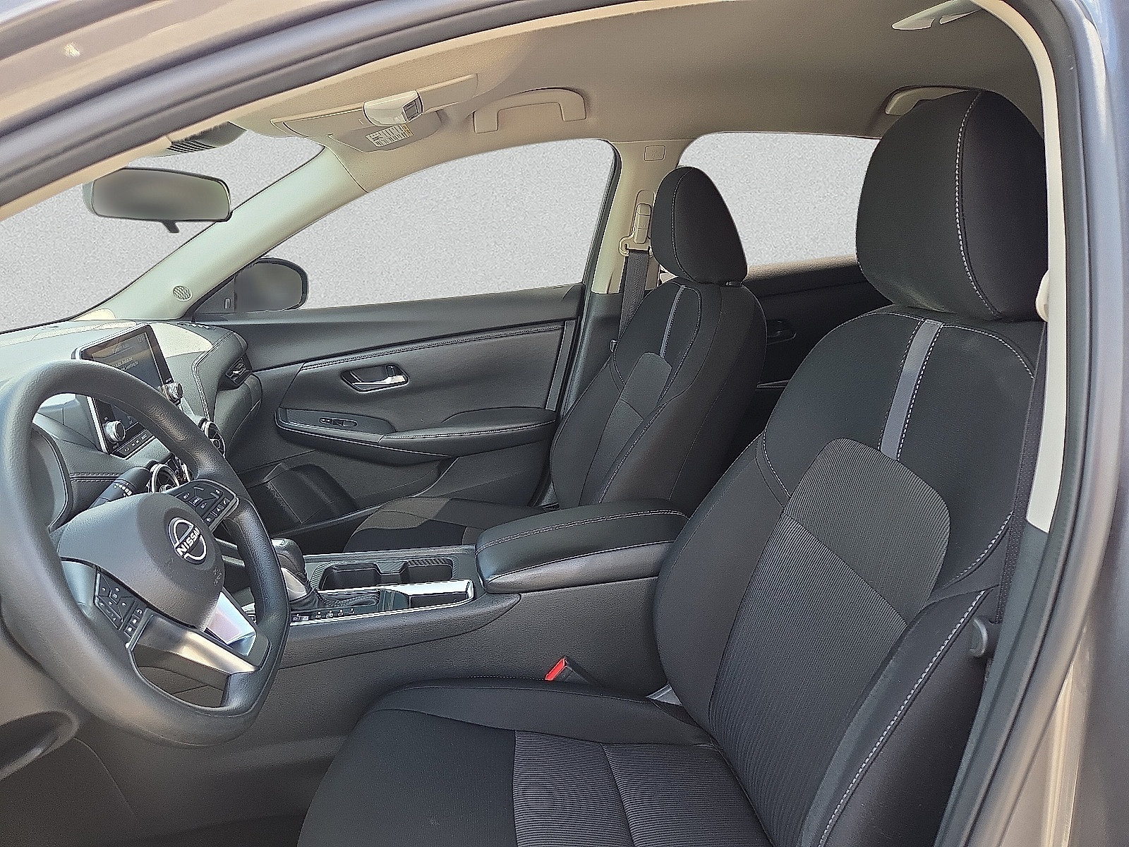 Used 2025 Nissan Sentra SV FWD image 12