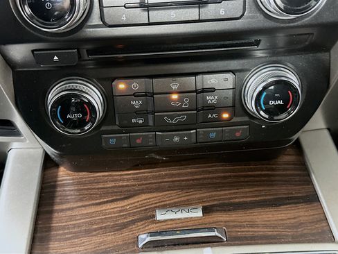 Used 2015 Ford F150 Lariat w/ Equipment Group 502A Luxury image 23