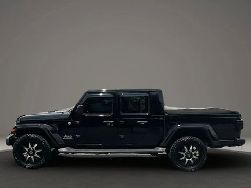 Used 2020 Jeep Gladiator Overland AWD/4WD image 2