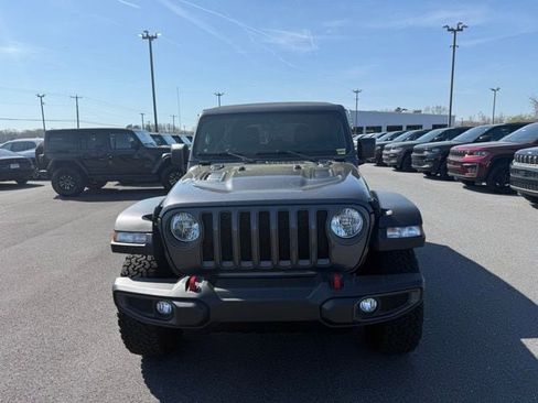 Used 2022 Jeep Wrangler Unlimited Rubicon w/ Cold Weather Group image 8