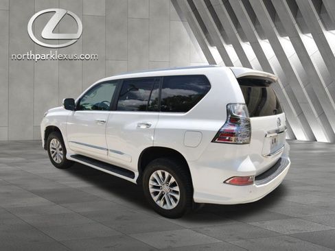 Used 2016 Lexus GX 460 w/ Premium Package AWD/4WD image 2