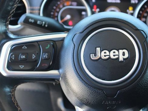 Used 2023 Jeep Wrangler Unlimited Sahara AWD/4WD image 19