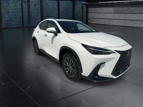 Used 2025 Lexus NX 250 FWD w/ Towing Package (2000 Lbs) image 2