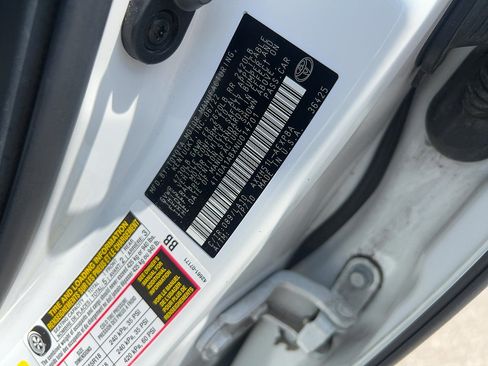 Used 2022 Toyota Avalon Limited w/ Advanced Safety Package FWD image 8