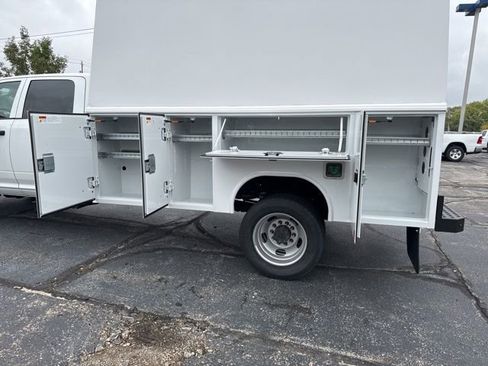 New 2024 RAM 5500 Tradesman w/ Max Tow Package image 17