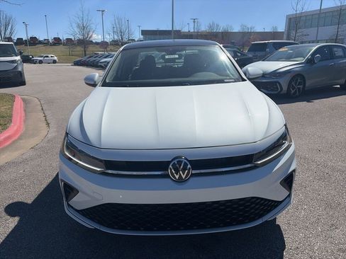 New 2026 Volkswagen Jetta SE FWD image 2