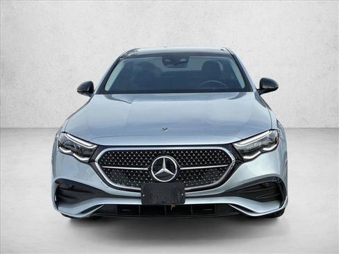 Used 2024 Mercedes-Benz E 350 4MATIC Sedan image 2