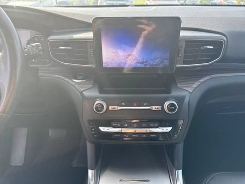Used 2020 Ford Explorer Limited AWD/4WD image 22