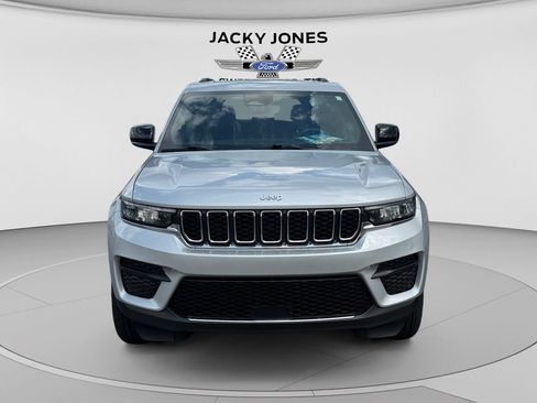 Used 2025 Jeep Grand Cherokee Laredo X w/ Luxury Tech Group I AWD/4WD image 8