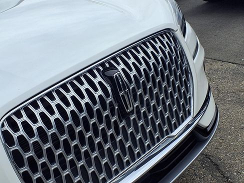 Used 2023 Lincoln Corsair FWD w/ Equipment Group 101A image 31