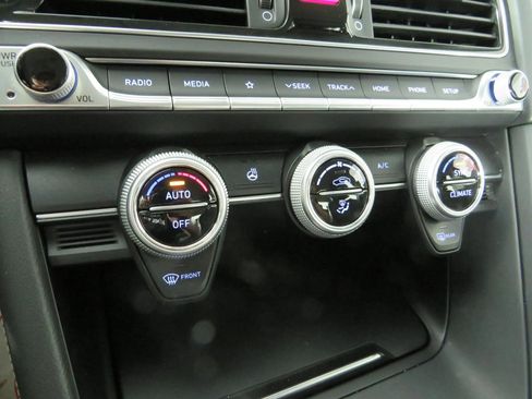 Used 2019 Genesis G70 2.0T Advanced image 23