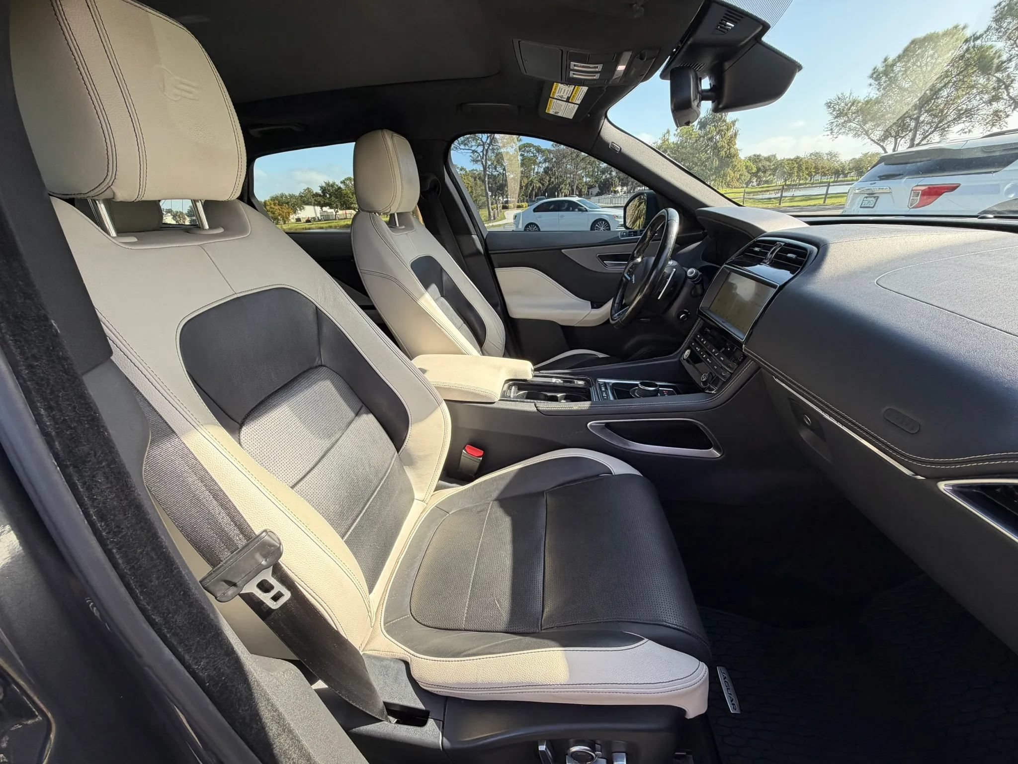 Used 2018 Jaguar F-PACE S AWD/4WD image 19