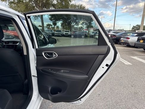 Used 2019 Nissan Sentra SV w/ Exterior Package image 16