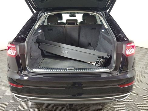 Used 2019 Audi Q8 Prestige AWD/4WD image 10