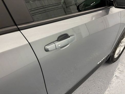 Used 2023 GMC Terrain SLE w/ Driver Convenience Package image 25