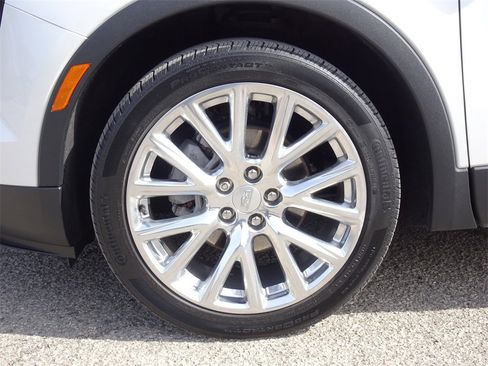 Certified 2022 Cadillac XT4 Luxury w/ Cold Weather Package image 23