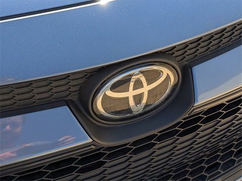 Used 2022 Toyota Corolla LE image 5