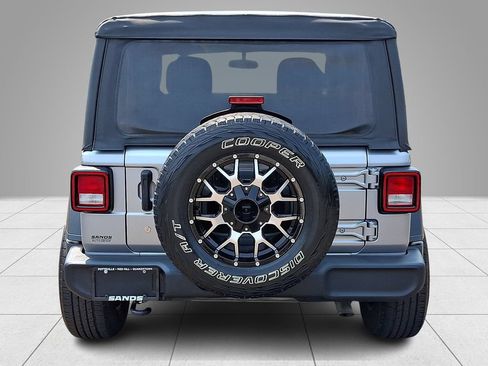 Used 2018 Jeep Wrangler Sport AWD/4WD image 6