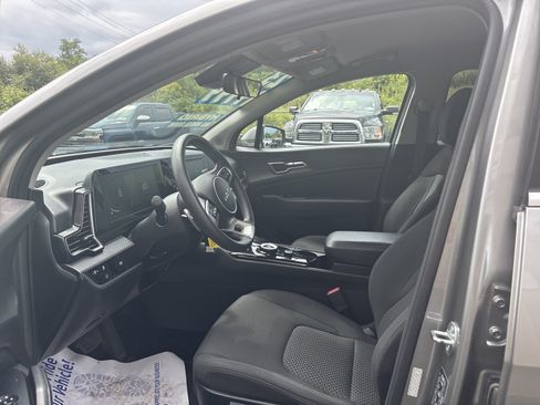 Used 2023 Kia Sportage LX AWD/4WD image 10