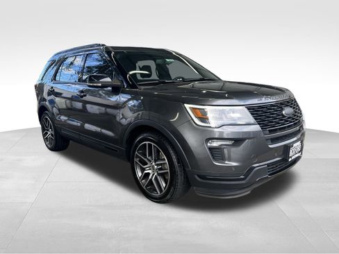 Used 2018 Ford Explorer Sport image 3