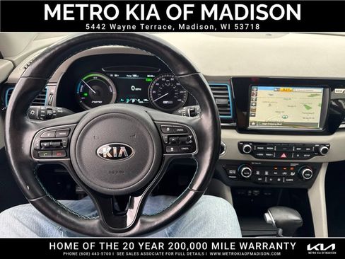 Used 2018 Kia Niro EX Premium FWD image 17