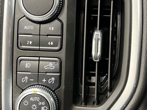 Used 2022 GMC Sierra 1500 Elevation w/ Preferred Package image 31