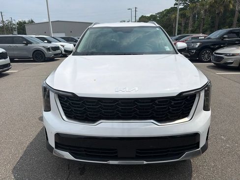 Certified 2025 Kia Sorento S FWD image 2