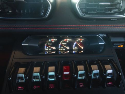 Used 2015 Lamborghini Huracan LP 610-4 image 25