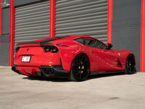 Used 2018 Ferrari 812 Superfast image 9
