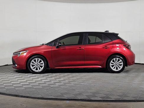 Used 2024 Toyota Corolla SE FWD image 3