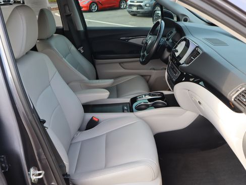 Used 2019 Honda Pilot Touring image 39
