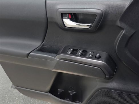 Certified 2023 Toyota Tacoma TRD Off-Road image 23